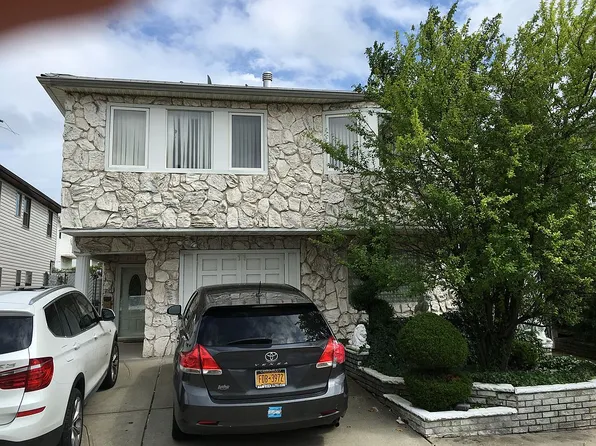 11 Rockne St, Staten Island, NY 10314
