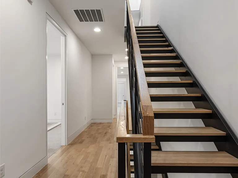 3526 Asbury St — Photo 29