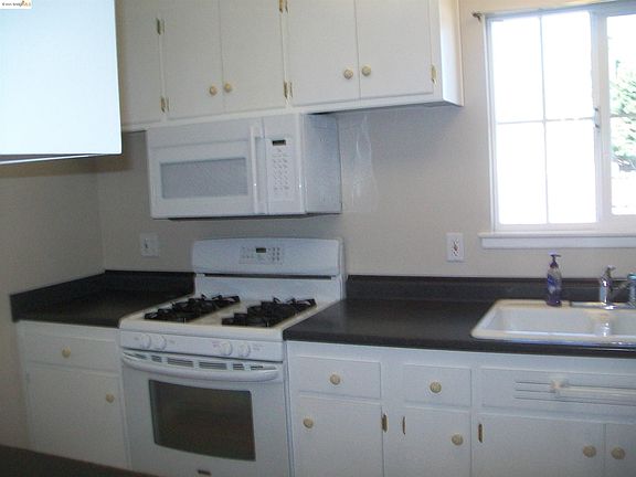 5th image of 2294 Shawn Dr
