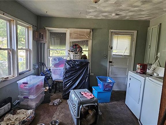 5th image of 608 E Hereford Ave