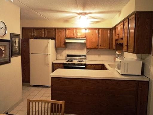 4th image of 6455 W Belle Plaine Ave APT 202