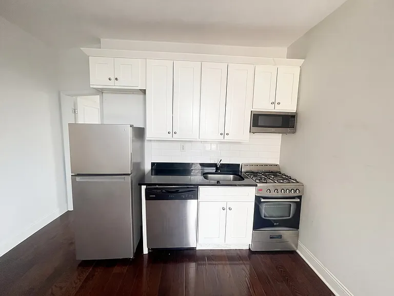 218 74th St #1 — Photo 5