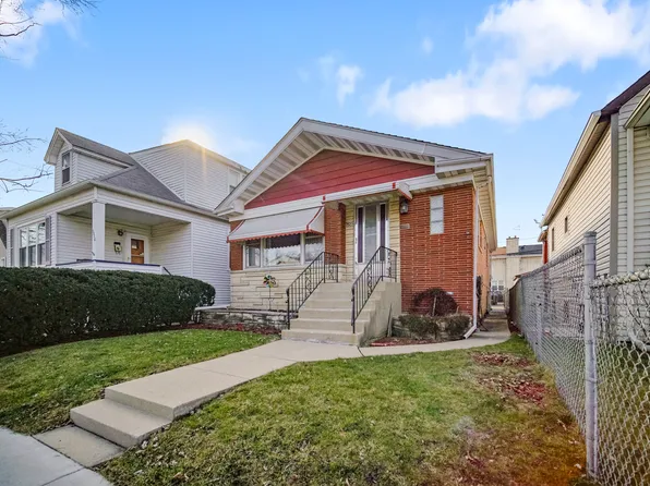 3520 N Neenah Ave, Chicago, IL 60634