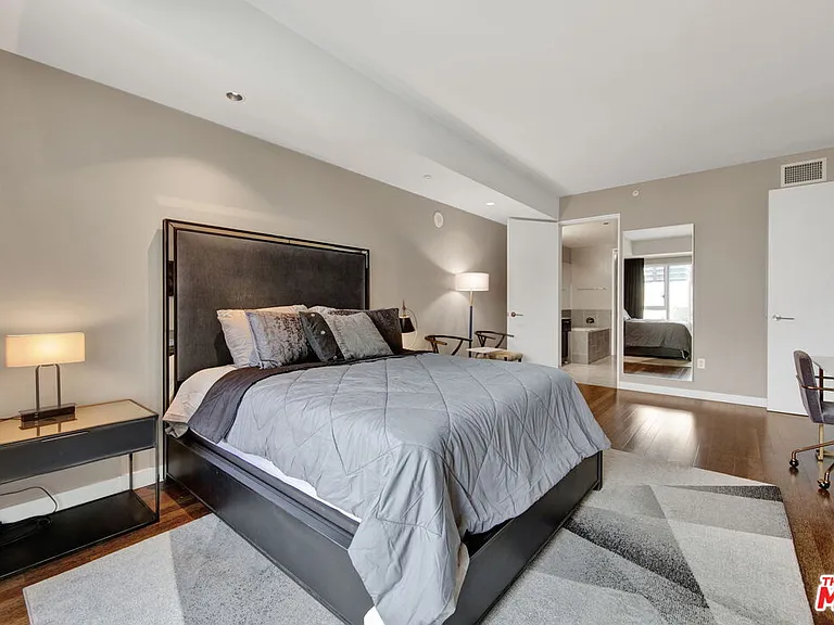 6250 Hollywood Blvd #6F — Photo 28