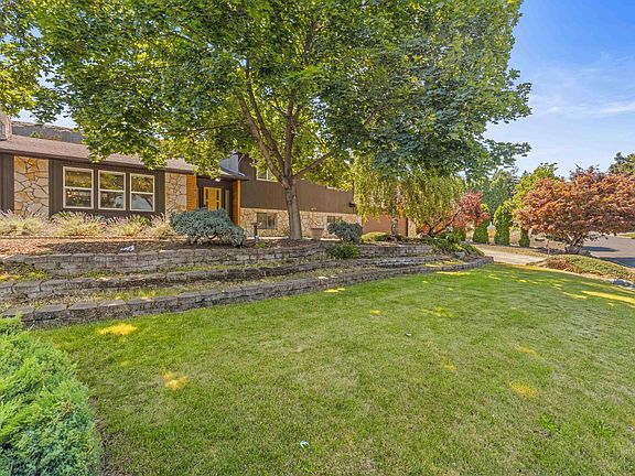 2nd image of 3435 Selway Dr