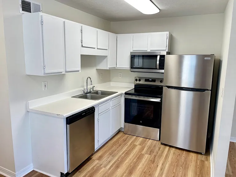 575 Dexter Dr — Photo 6