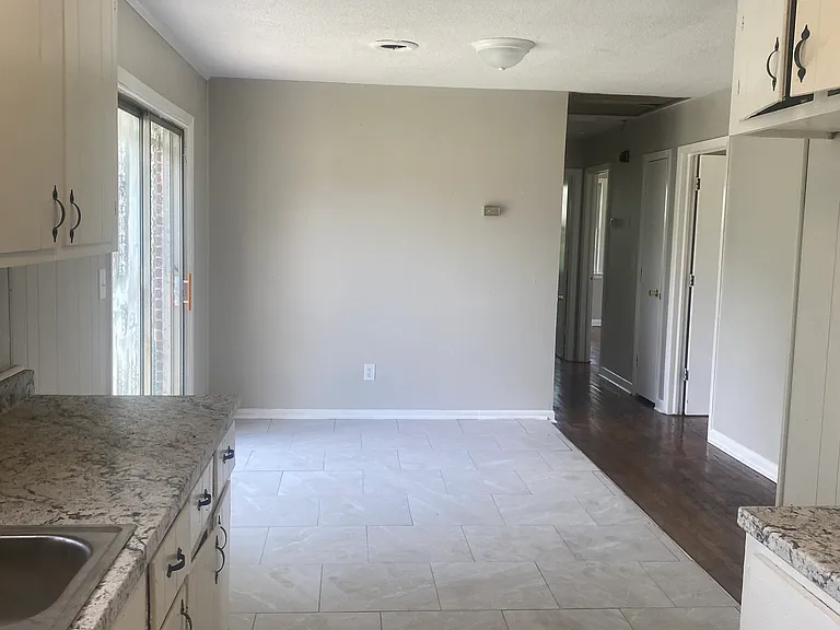 612 E Boundary St — Photo 12