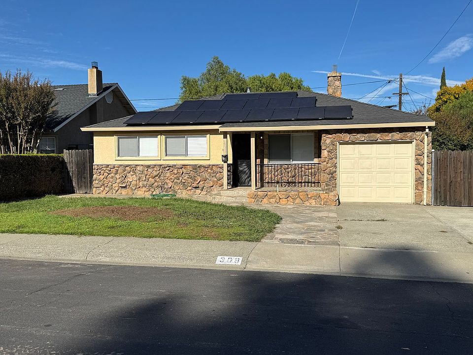 1st image of 308 Acacia St