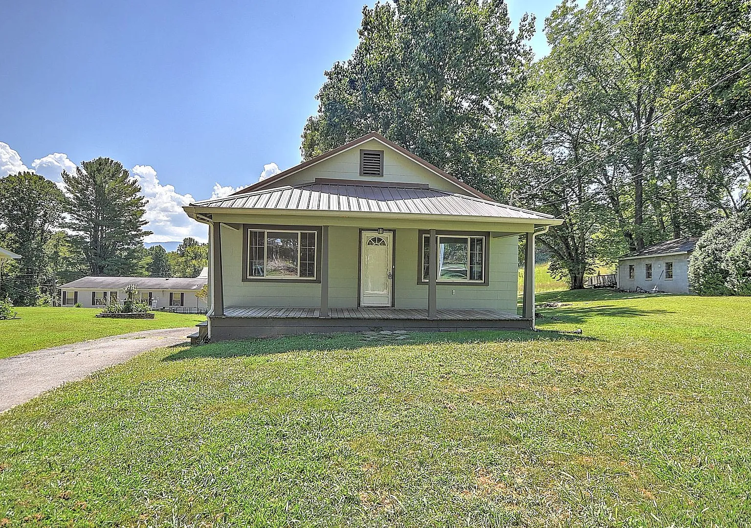 1504 Bristol Caverns Hwy, Bristol, TN 37620 — Photo 2
