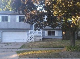 1922 Carson St, Lansing, MI 48911