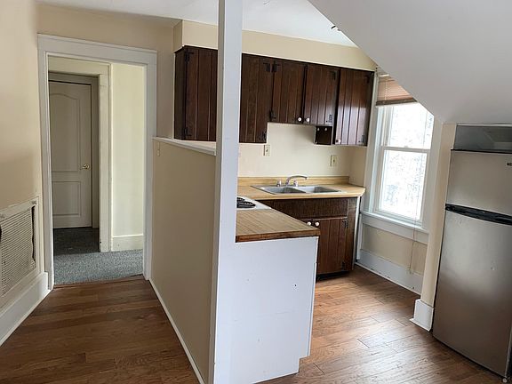 3rd image of 763 Snider St