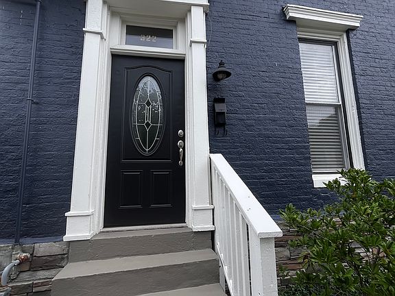 2nd image of 322 S Wenzel St