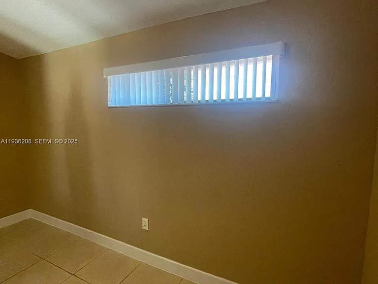 1400 San Remo Cir — Photo 6