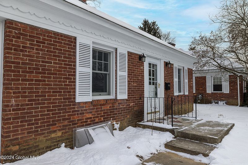 2nd image of 173 Milner Avenue