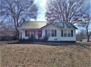 1127 S High St, Trenton, TN 38382