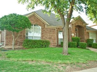 405 Vista Trail Dr, Lewisville, TX 75067