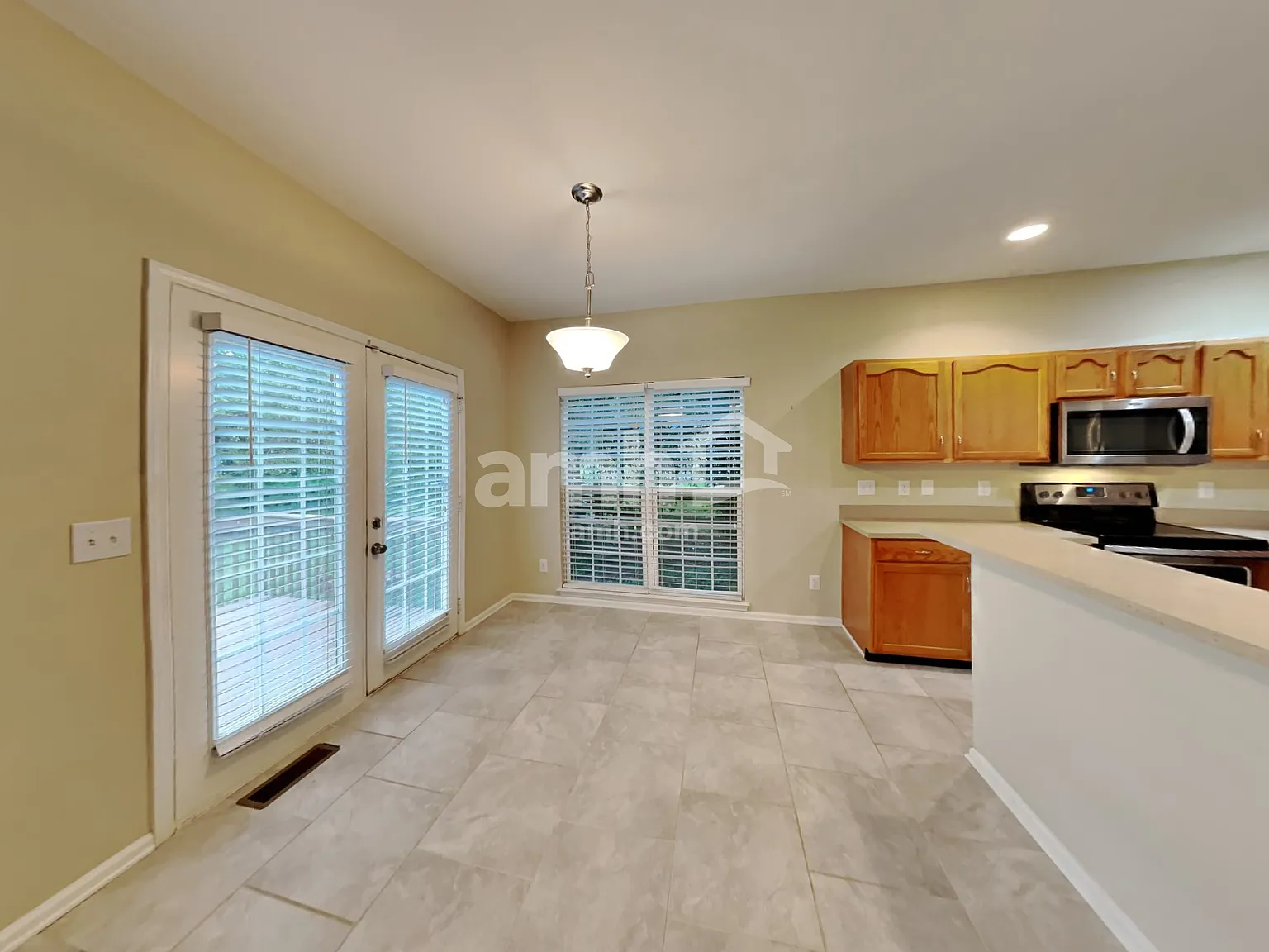 5 bed, 3.5 bath, 2799 sqft, $3,350 — Photo 4