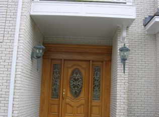 28 Coachman Ridge Rd, Shrewsbury, MA 01545