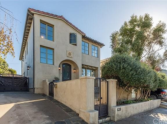 4th image of 628 Marine Ave