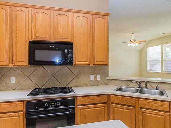 3rd image of 9933 Bradford Grove Dr