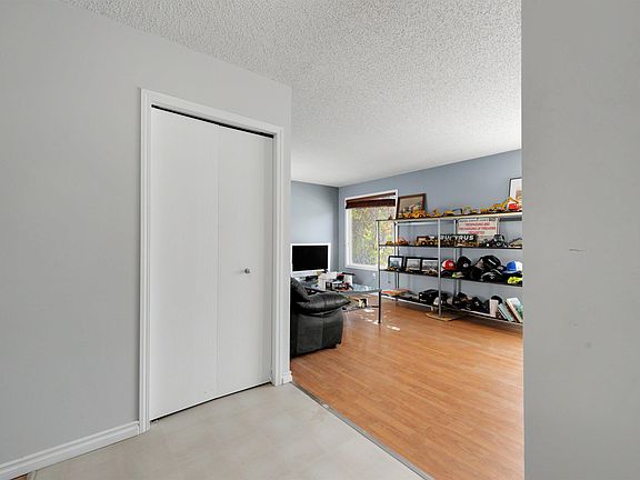 4th image of 3908 41st Ave NW