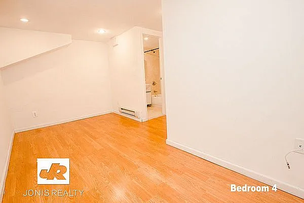 Rented by Jonis Realty | media 10