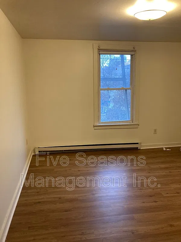 1 bed, 1.0 bath, 450 sqft, $1,400 — Photo 4