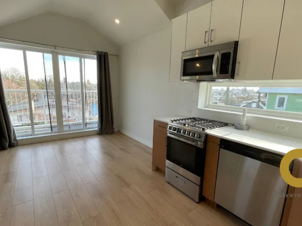 5620 Inverness St #1A, Vancouver, BC V5W 3P3
