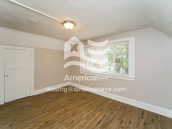 1612761_004_wm_-_living_room_13125812.jpg