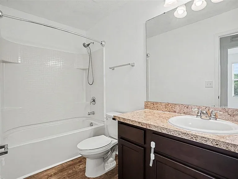 868 Grandin St — Photo 11
