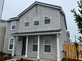 2742 E Teaberry Dr, Fresno, CA 93730