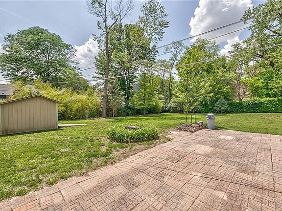 5th image of 239 W 98th St