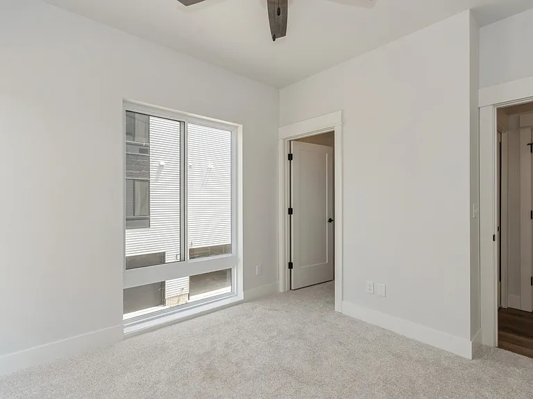1732 Barber St SW — Photo 13