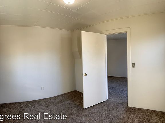 4th image of 924 E Rockwell Ave