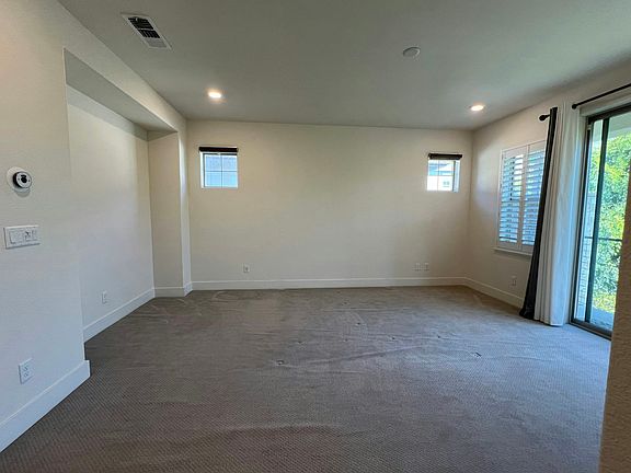 Master bed room - View -01