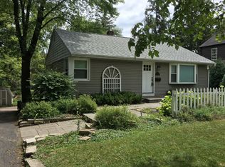 411 S 1st St, Geneva, IL
