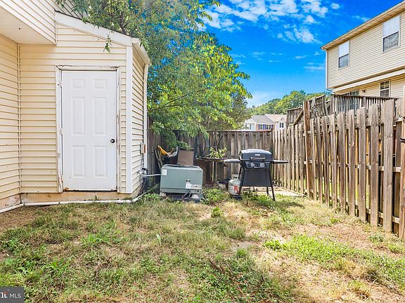 4th image of 206 Charleston Ct