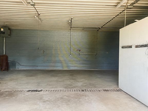 5th image of 504 Main St