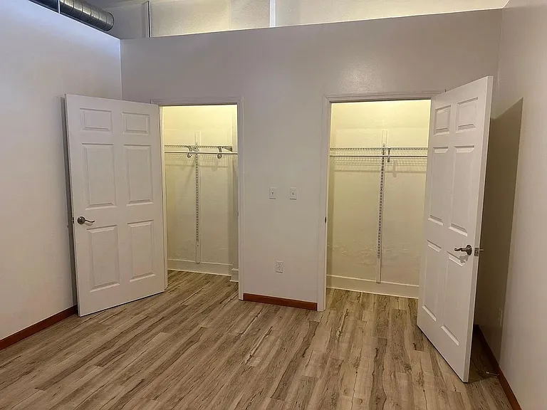 107 N Main St — Photo 10