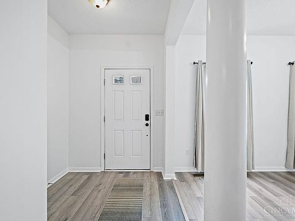 5th image of 85 Easton Manor Dr