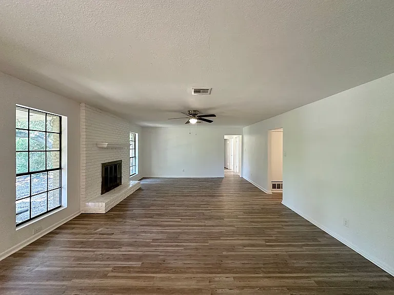 3822 Valley View Dr — Photo 7