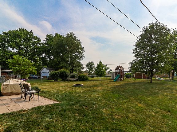 3rd image of 426 Western Dr