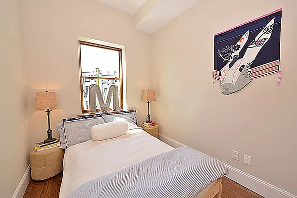 Sold by Realty Collective | media 19