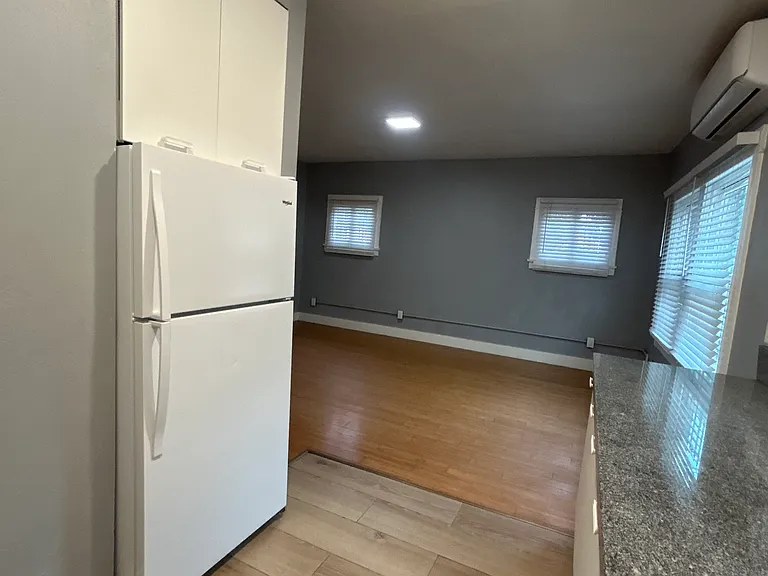 635 Elm Ave #10 — Photo 7