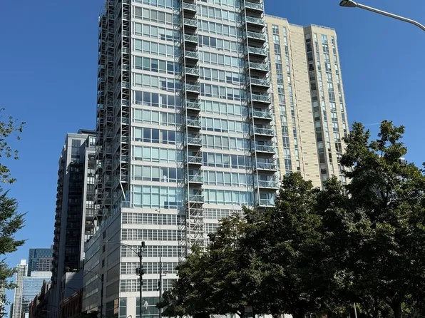 653 N Kingsbury St APT 1208, Chicago, IL 60654