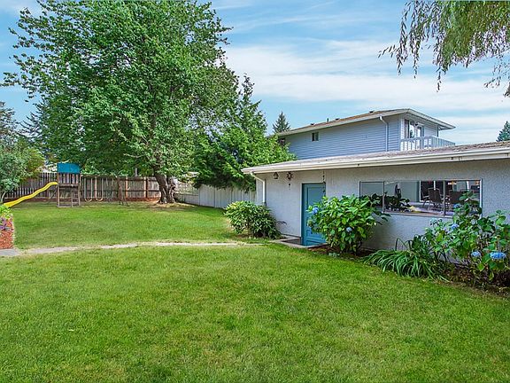 3rd image of 4712 188th St SW