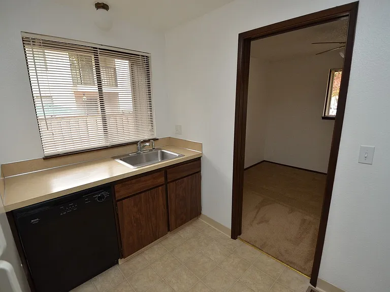 12300 SW Sussex St — Photo 14