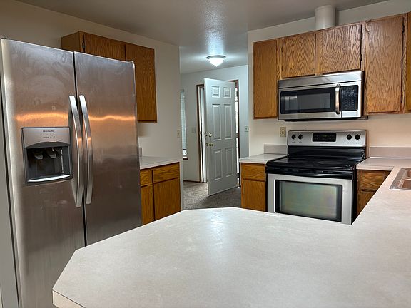 3rd image of 1016 Holbrook Ct #1016