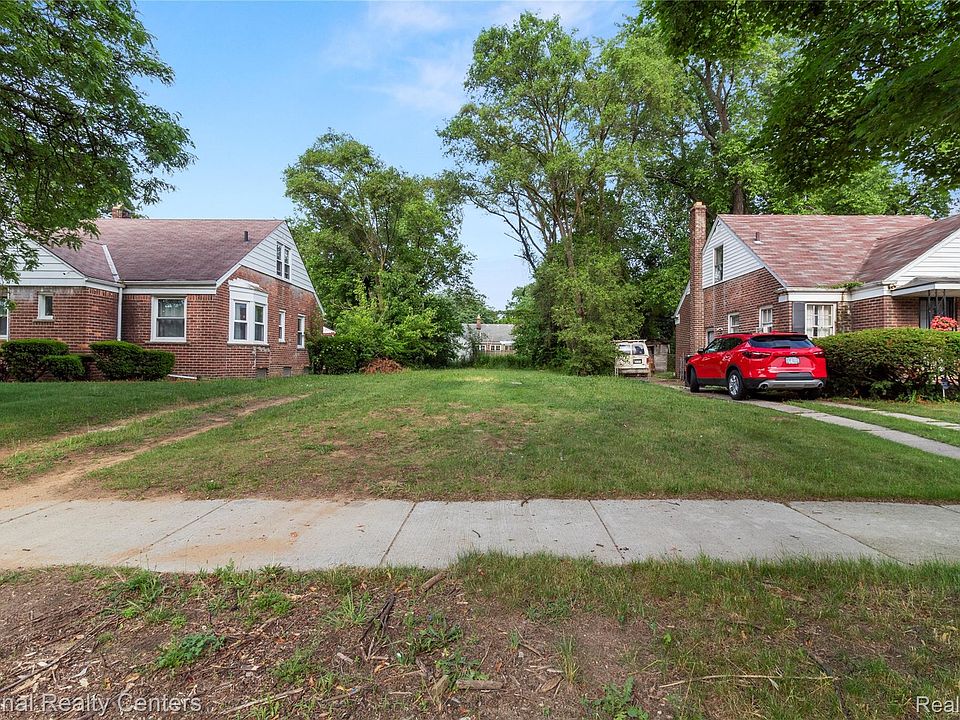 1st image of 18688 Glastonbury Rd