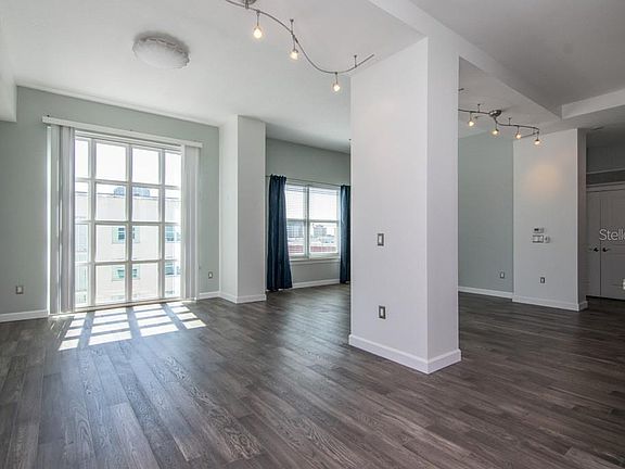 3rd image of 1227 E Madison St Unit 1002